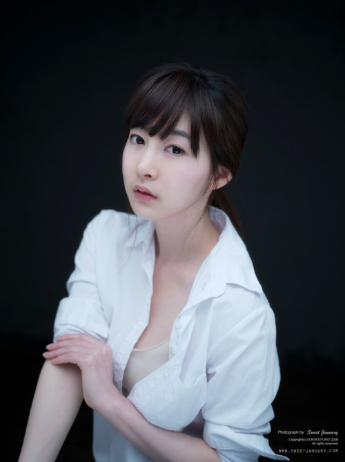 免费看美女逼逼